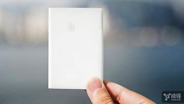这款配件可以让iPhone拥有双卡双待功能