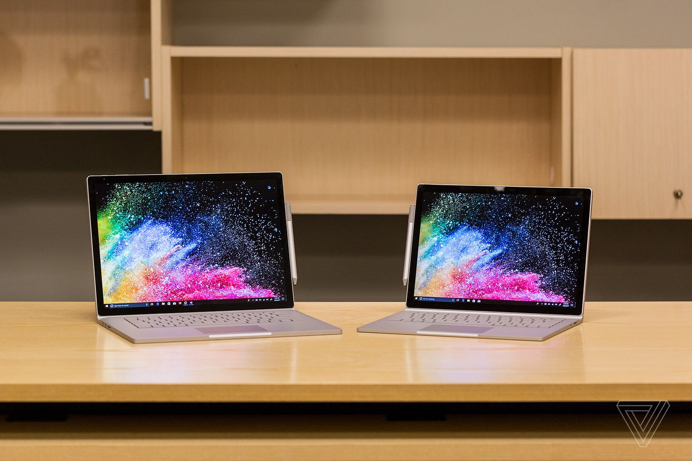 Surface Book 2发布:加入15英寸版 顶配3299美元