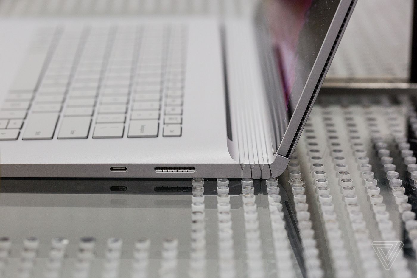 Surface Book 2发布:加入15英寸版 顶配3299美元