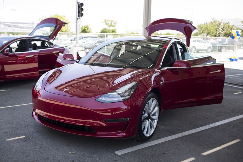美权威杂志测评Model 3:刹车距离太长 是很大缺陷