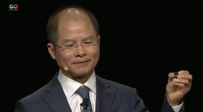 科技日报:华为AI芯片很强,但外行请别瞎吹