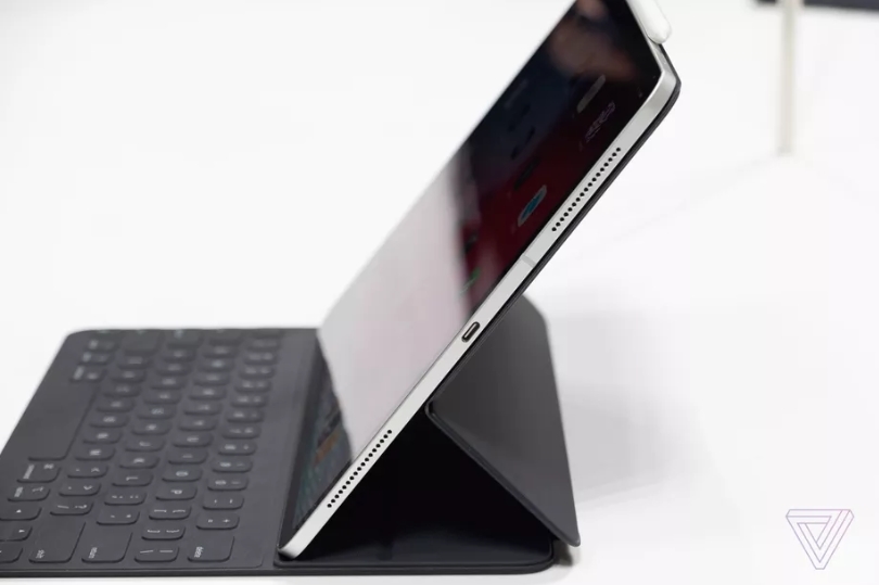 外媒上手iPad Pro:取消home键让边框更窄更漂亮