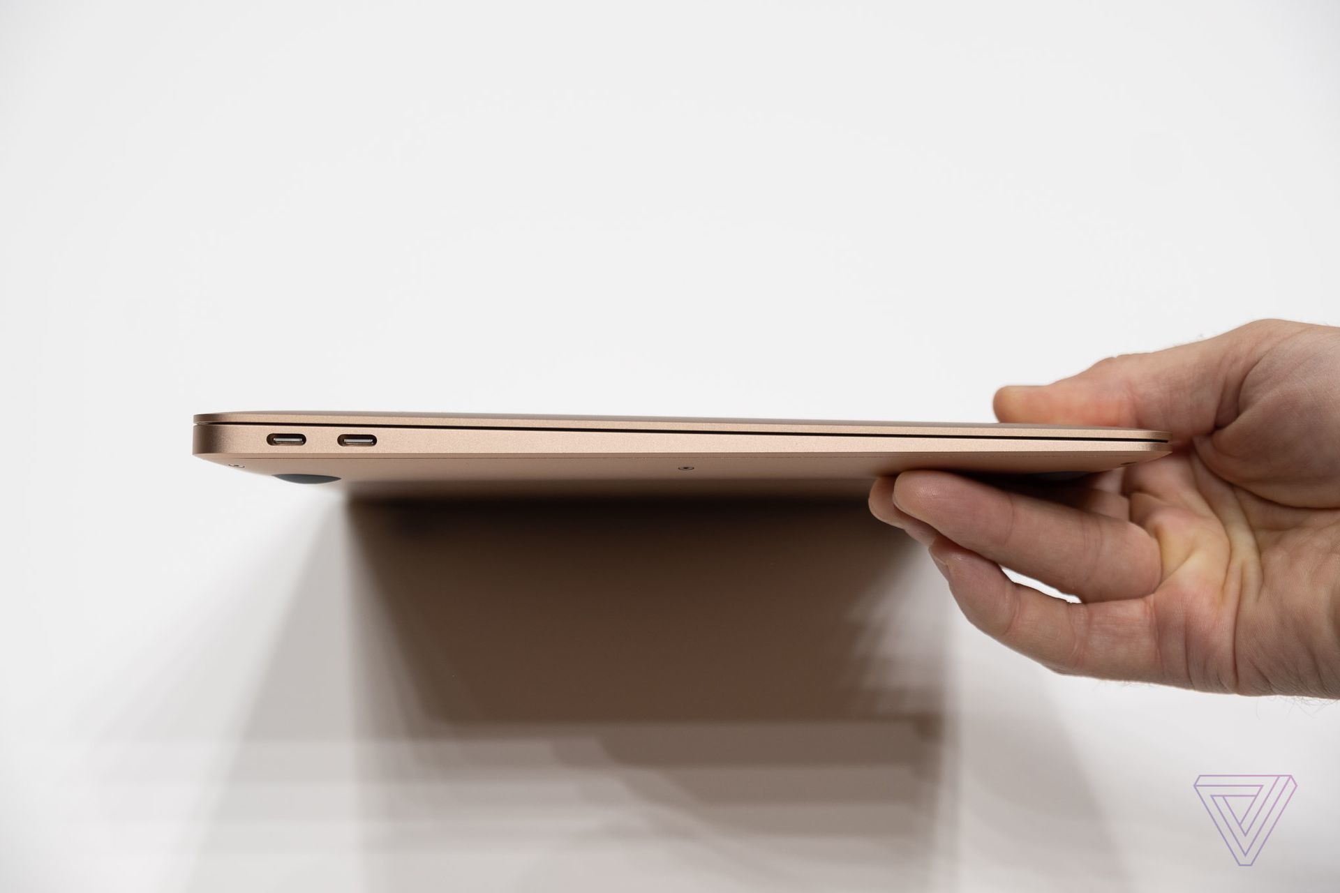 外媒上手新款MacBook Air:屏幕成了最大亮点