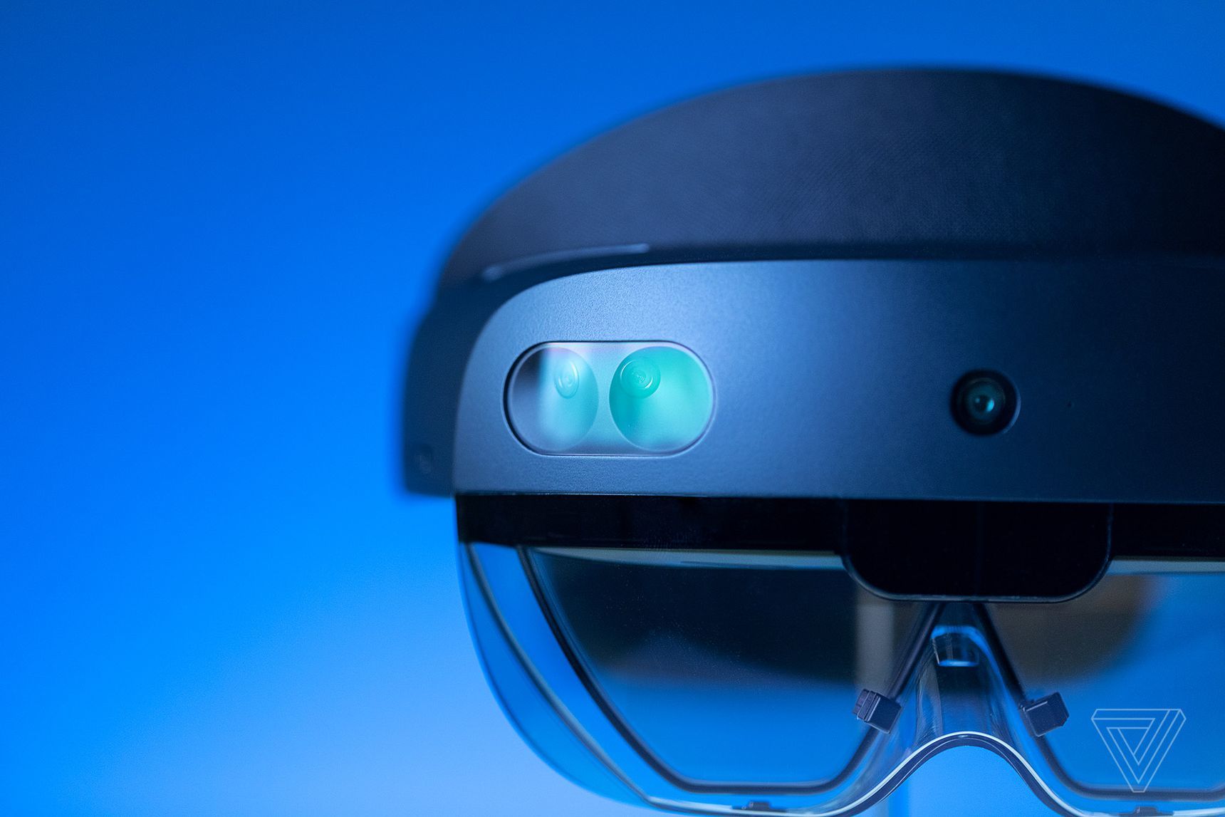 HOLOLENS 2体验:3500美元的头盔不是为普通人造的