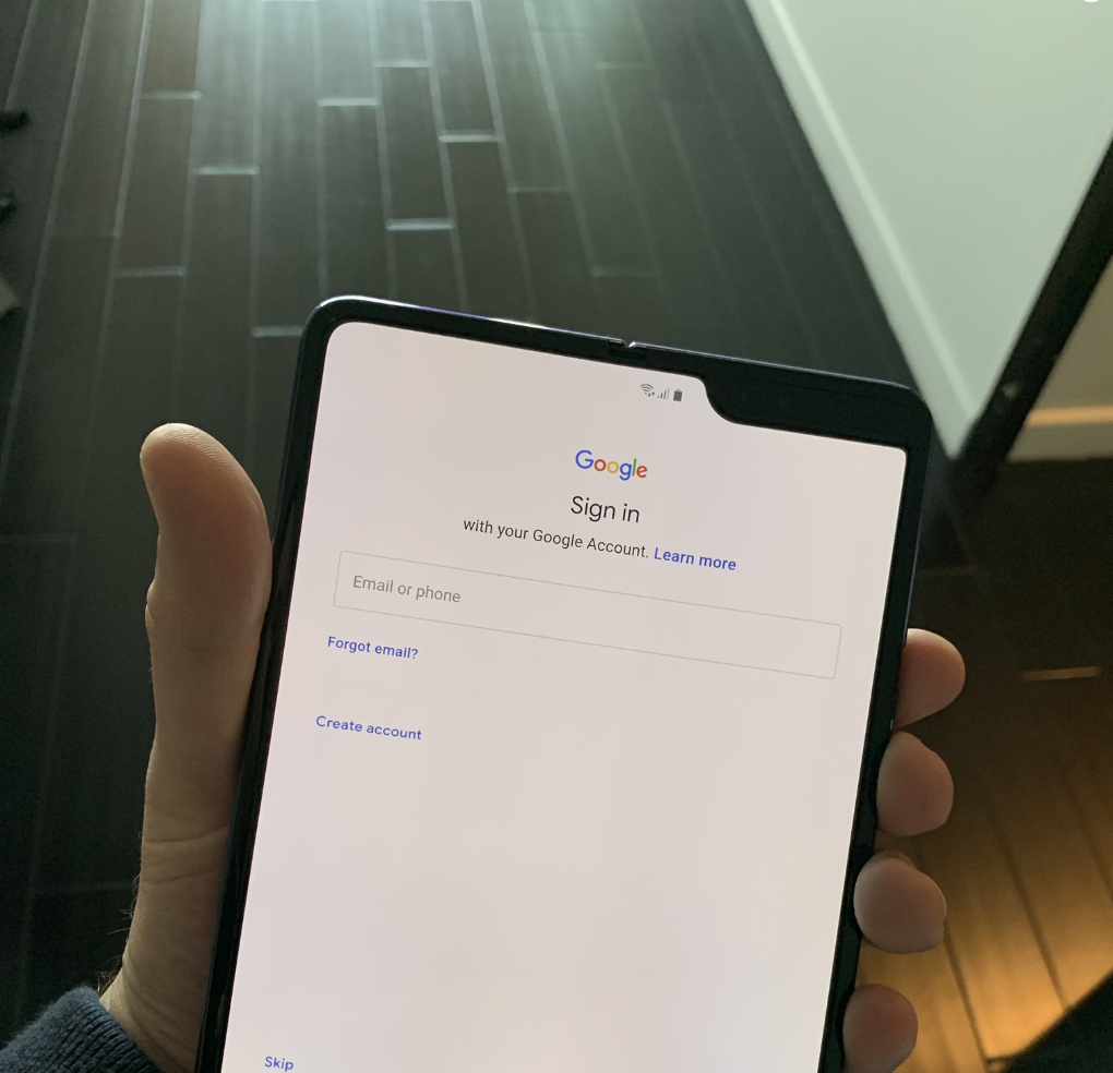 为什么三星要推迟上市Galaxy Fold?不止屏幕问题