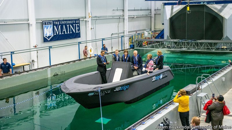 3D打印机大型化:美国花72小时造出8米长巡逻艇